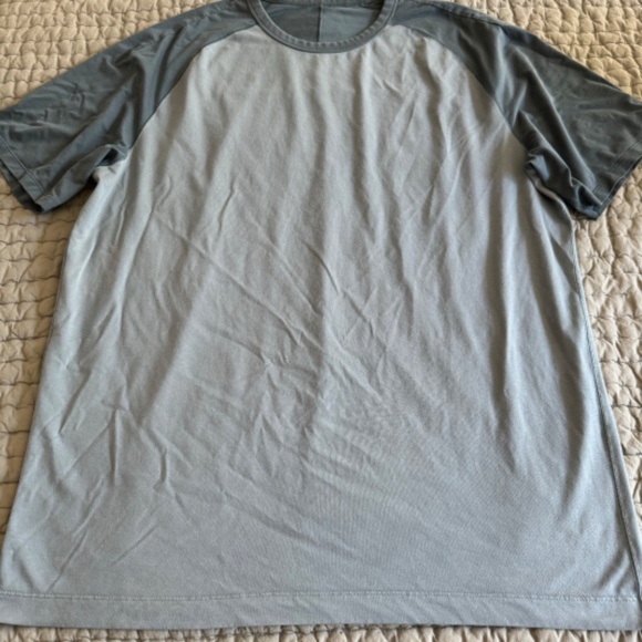 Lululemon Fundamental T-Shirt (blue, Large) - Picture 1 of 3